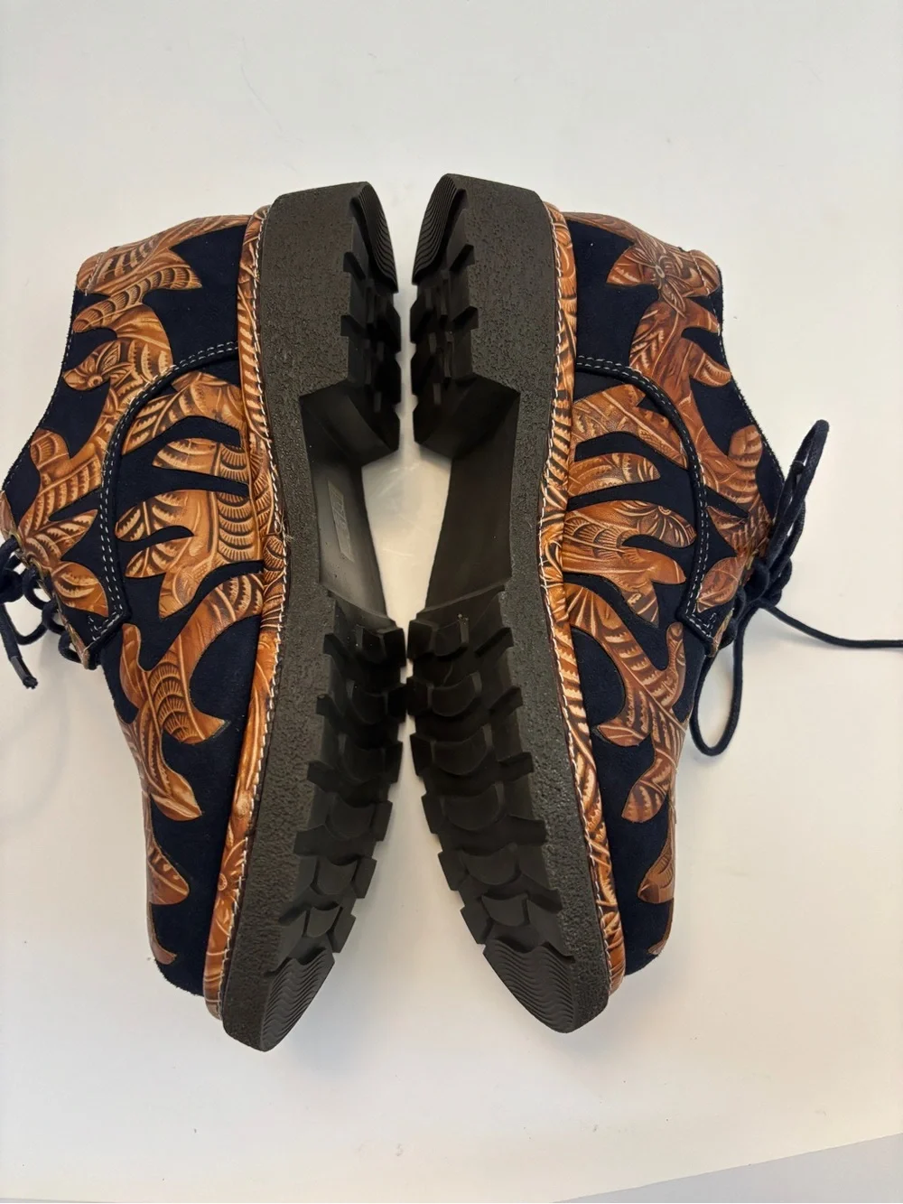 L'ATISTE Navy Blue and Brown Floral Leather Lace-Up Flats 7.5